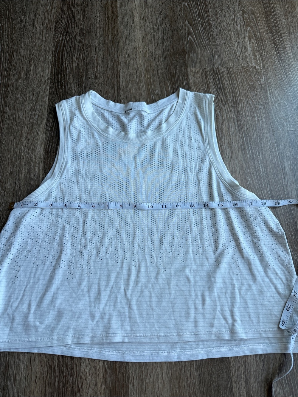 Lululemon Breeze By Muscle Crop Tank - Picture 3 of 5